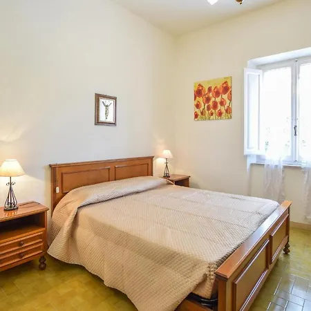 2 Bedroom In * Capezzano Pianore