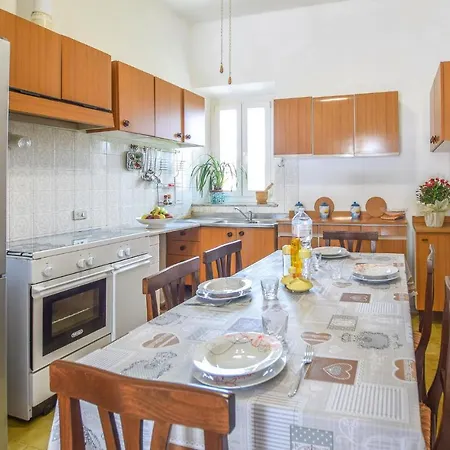 Σπίτι διακοπών 2 Bedroom In *